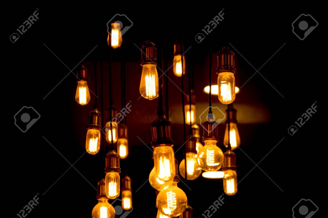 デコの暗い背景でタングステン ライト チューブ の写真素材 画像素材 Image