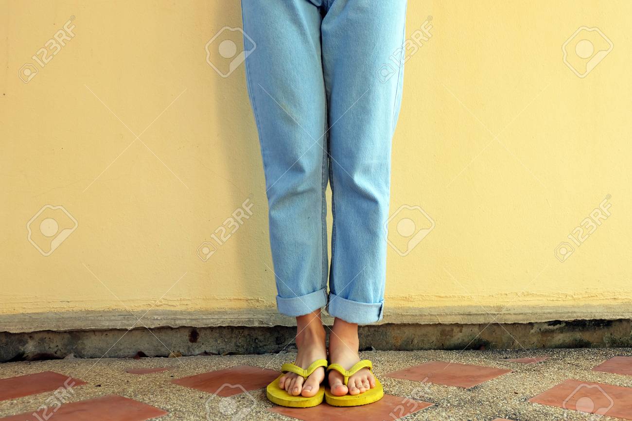 jeans flip flops