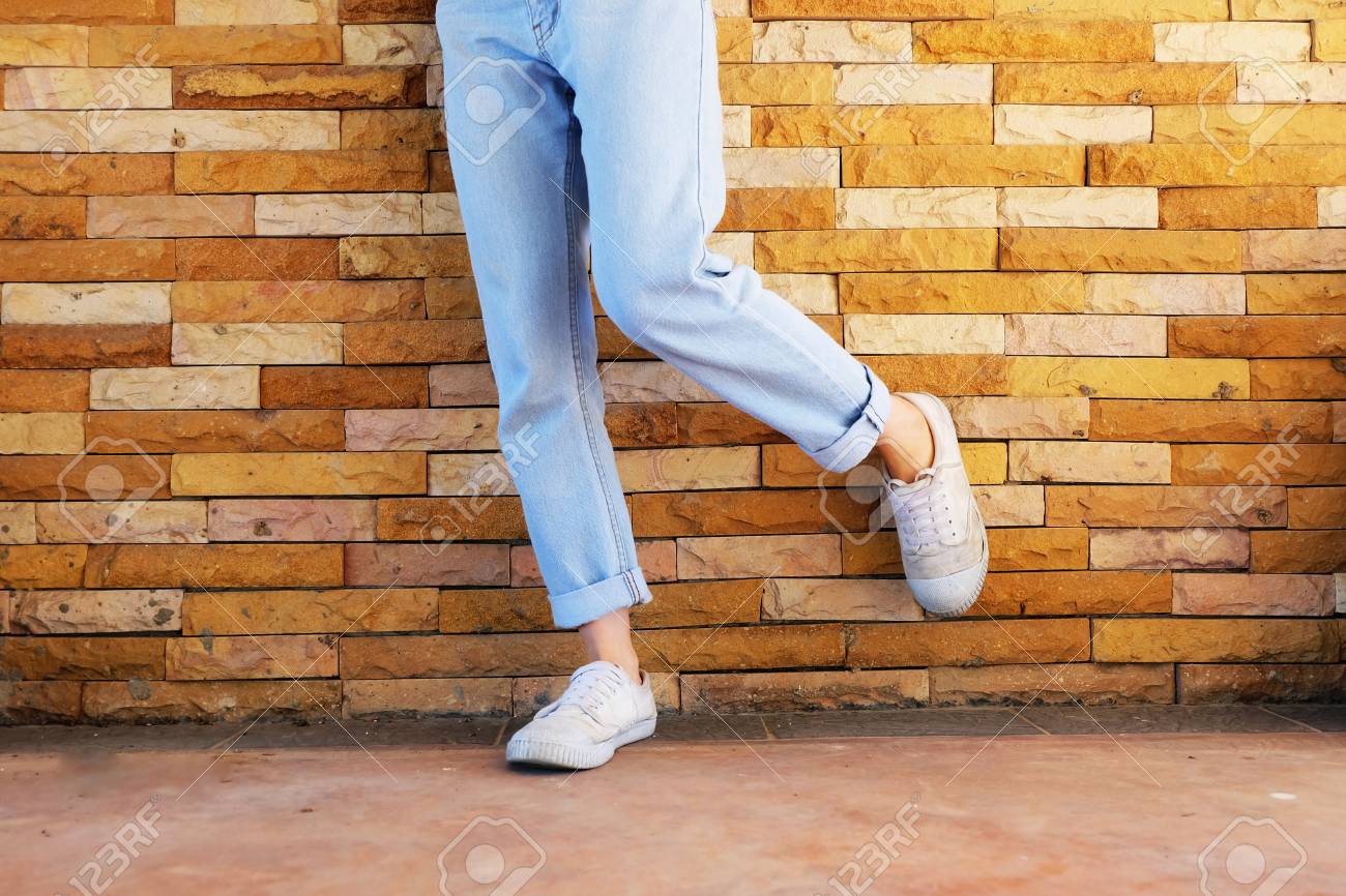 white shoes for jeans