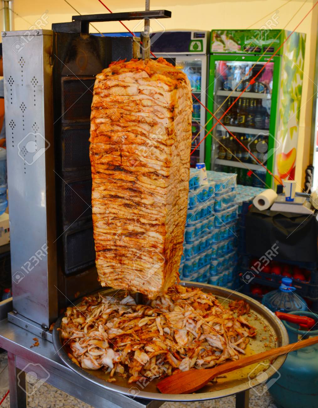 鶏肉のドネル ケバブ 伝統的なトルコ料理 の写真素材 画像素材 Image