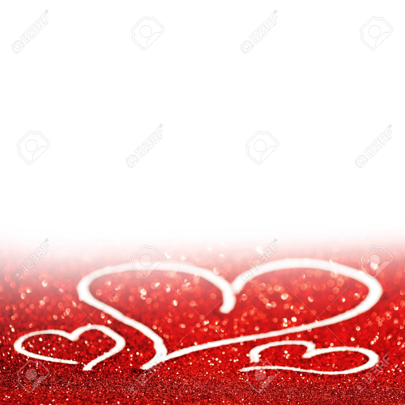 キラキラ背景にハートで幸せのバレンタイン カード の写真素材 画像素材 Image