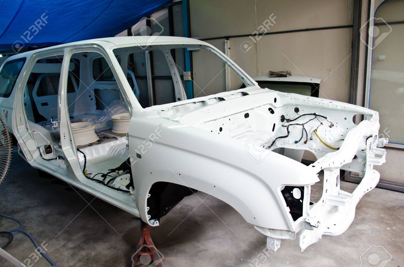 The chassis is made of a white car waiting. - 12308278 The chassis is made of a white car waiting. - 12308278