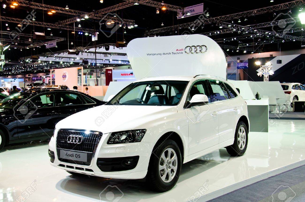 NONTHABURI - NOVEMBER 28: Audi Q5 car on display at The 29th Thailand International Motor Expo on November 28, 2012 in Nonthaburi, Thailand. - 16585745 NONTHABURI - NOVEMBER 28: Audi Q5 car on display at The 29th Thailand International Motor Expo on November 28, 2012 in Nonthaburi, Thailand. - 16585745