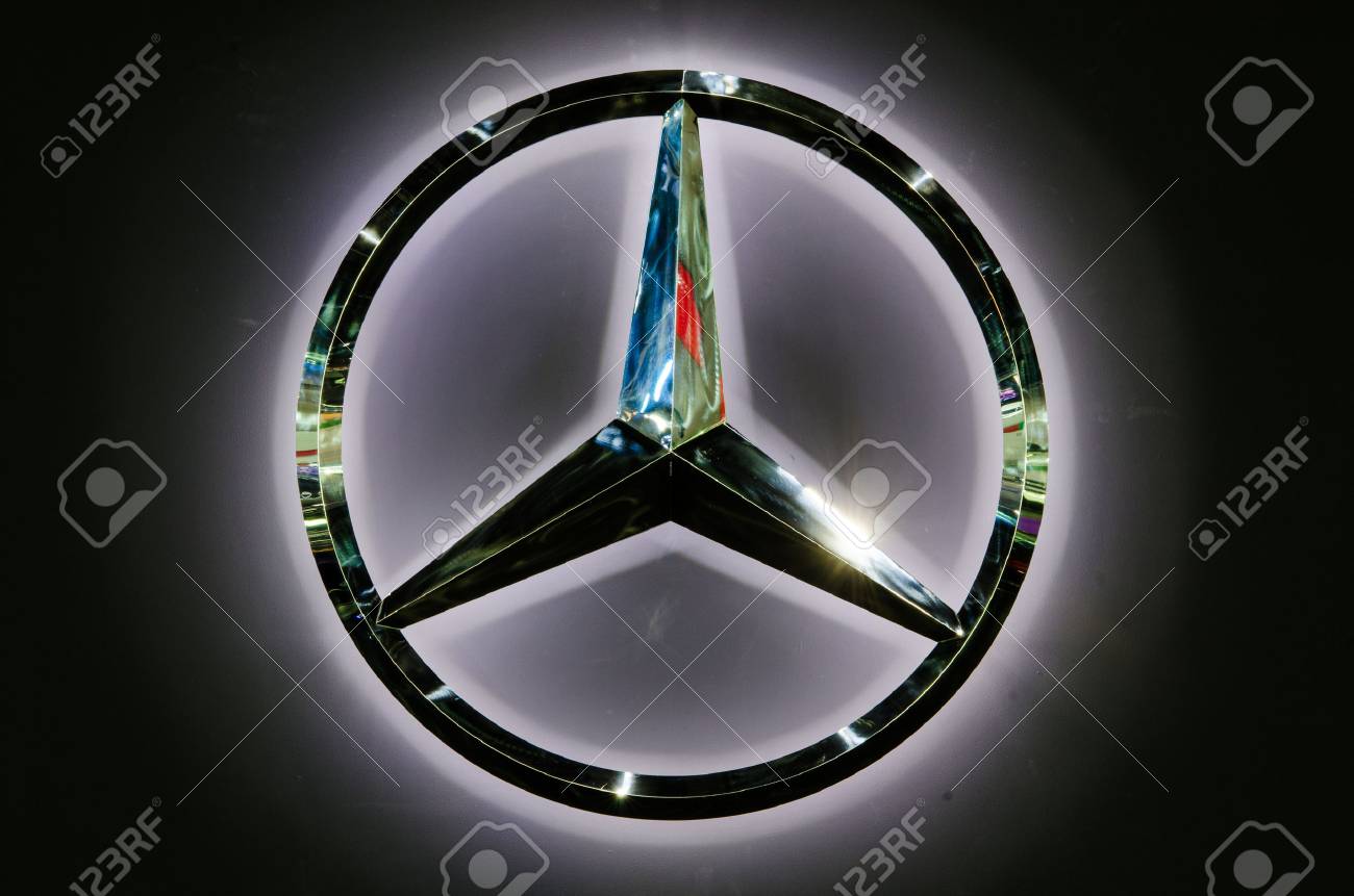 Logo Mercedes Benz Imágenes y Fotos - 123RF