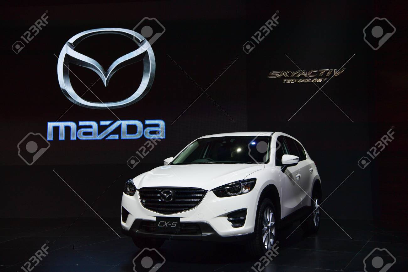 Nonthaburi 30 De Novembro Carro De Mazda Cx 5 Na Exposição Na Expo Internacional 2016 Do Motor De Tailândia O 30 De Novembro De 2016 Em Nonthaburi