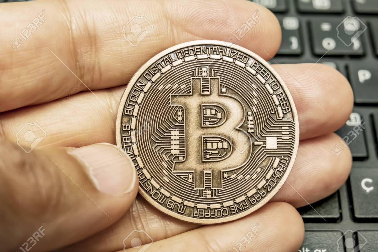 실물 비트코인 코인 로열티 무료 사진, 그림, 이미지 그리고 스톡포토그래피. Image 123663261