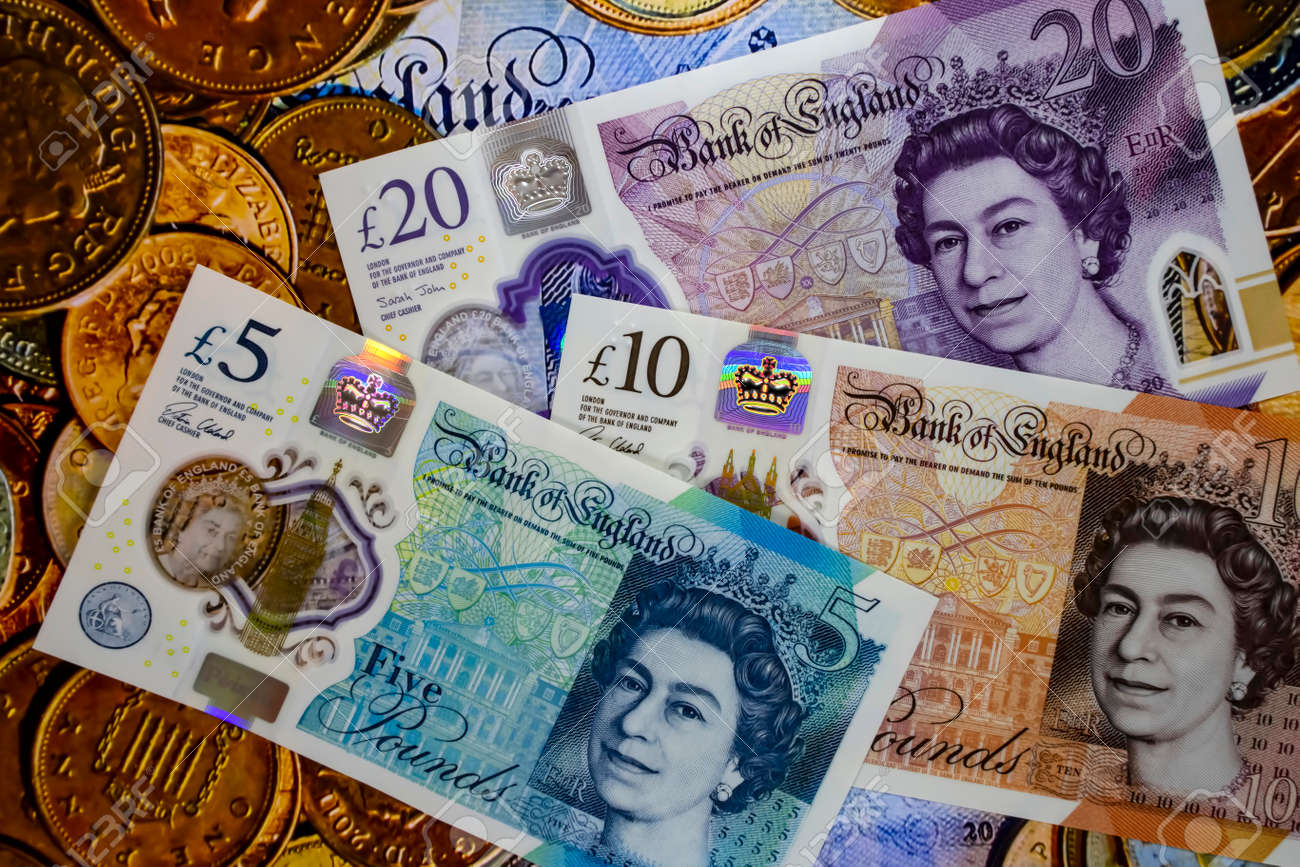 영국의 화폐인 파운드화 로열티 무료 사진, 그림, 이미지 그리고 스톡포토그래피. Image 166675878