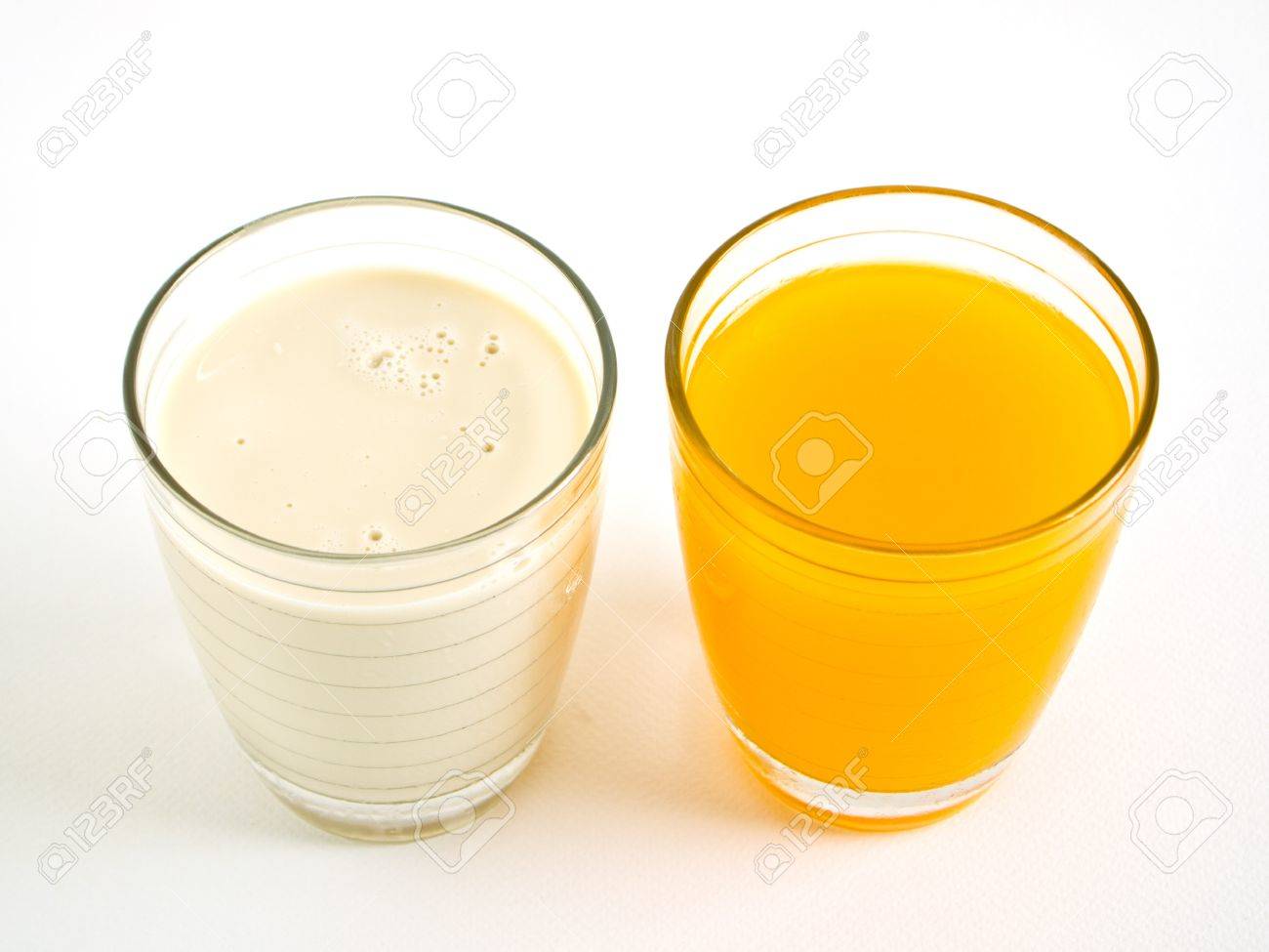 オレンジ ジュースと豆乳 の写真素材 画像素材 Image