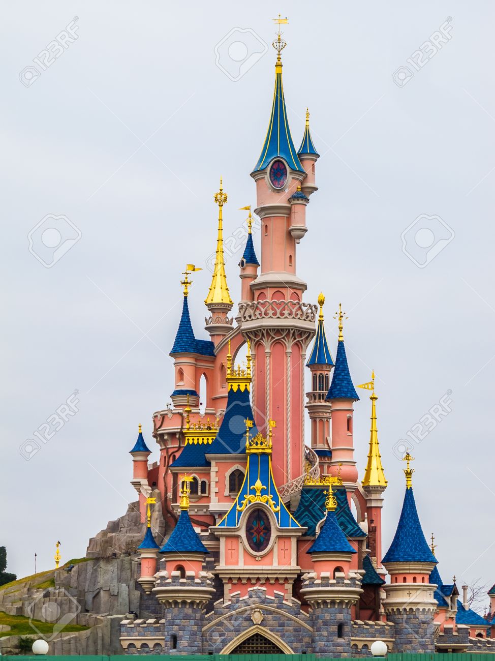 ディズニーランドの城 の写真素材 画像素材 Image