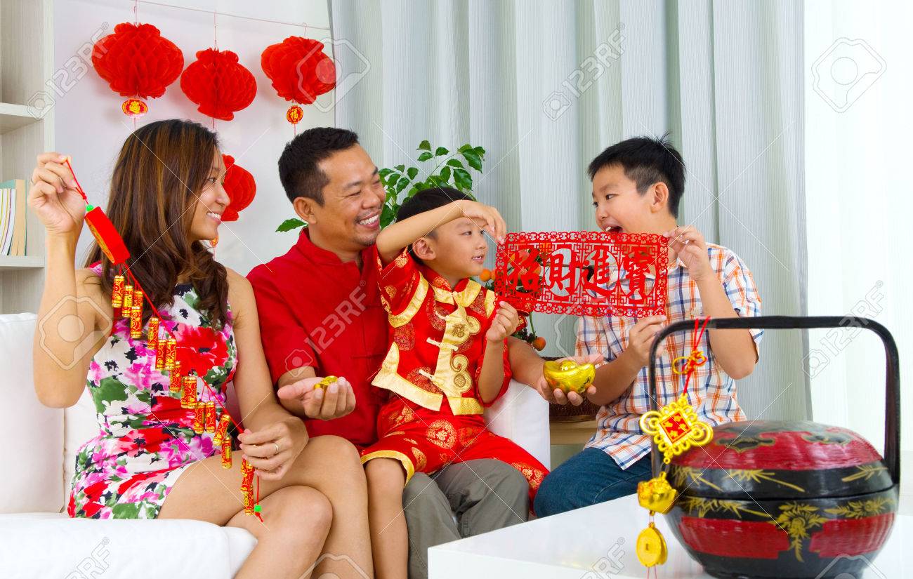 picture New Year Family Photos asian family celebrate chinese new year