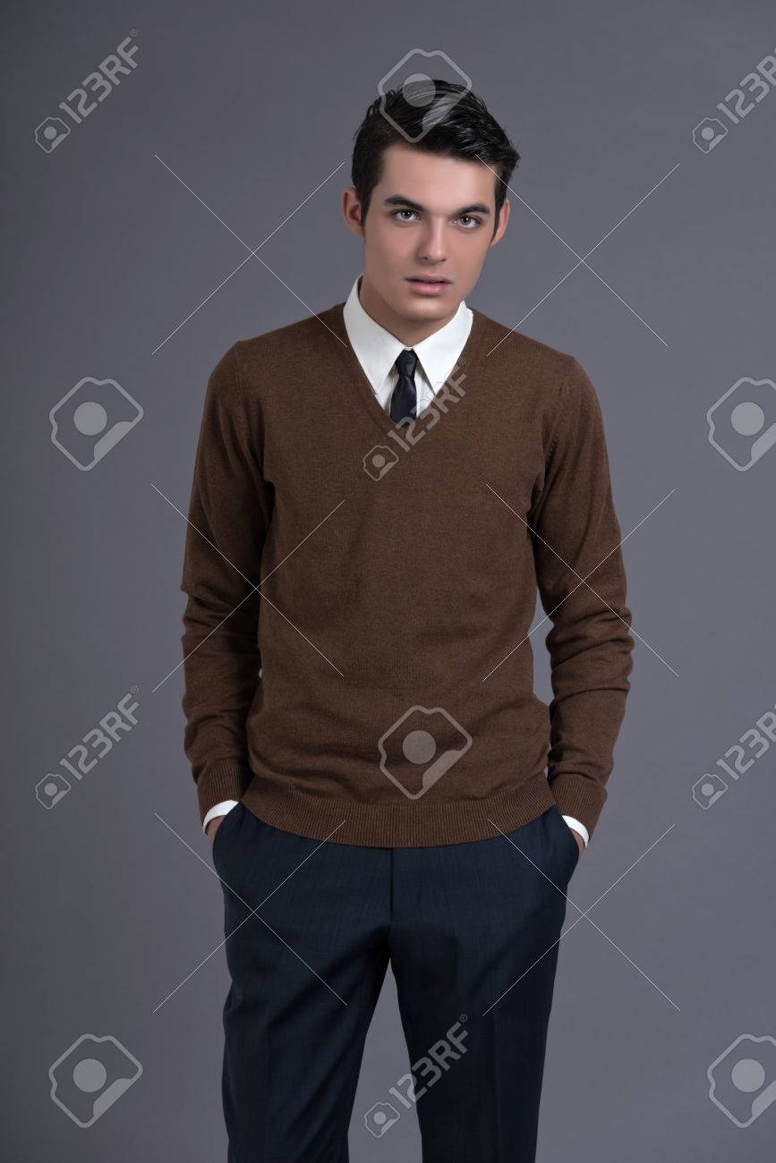 Fashion week How to with tie wear sweater for lady Fashion style How to with tie wear sweater for woman
