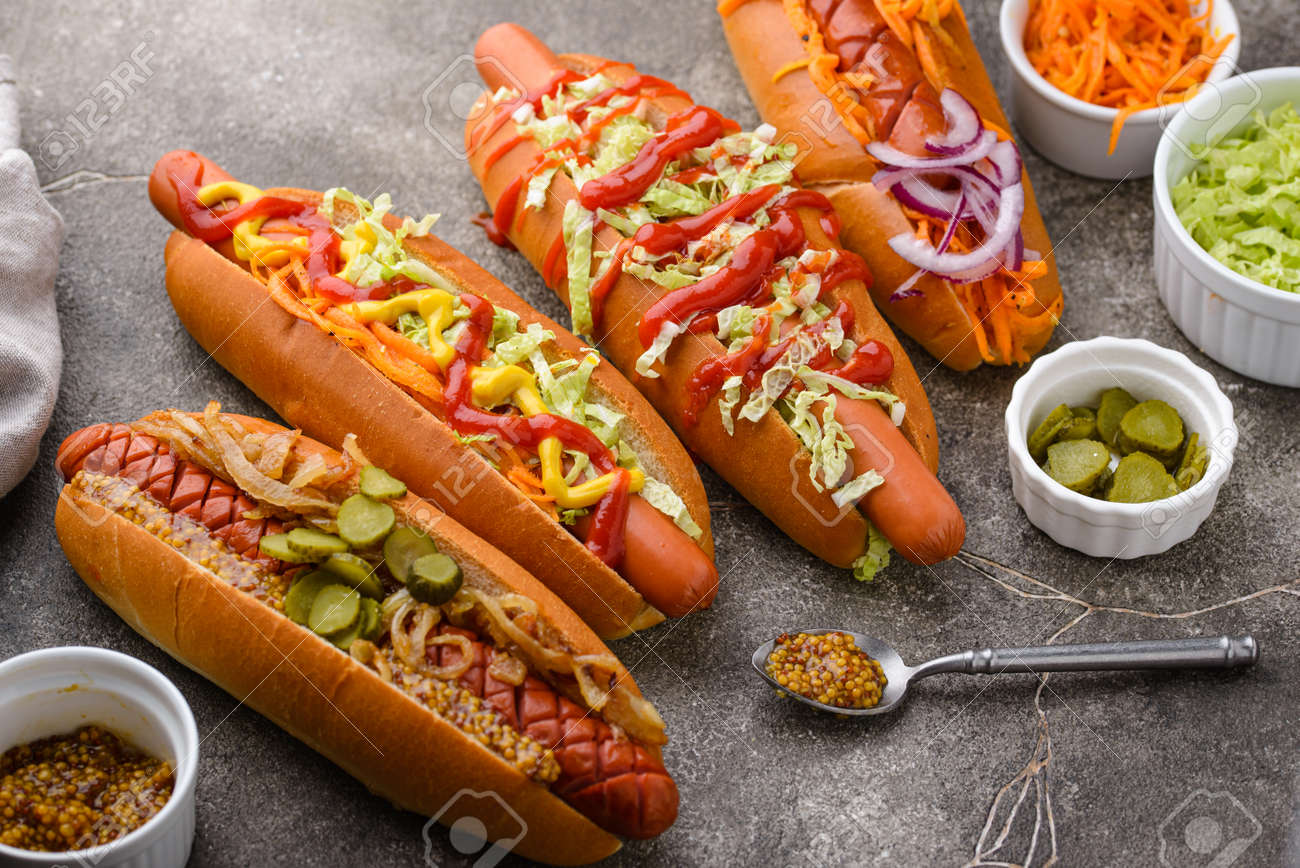 Slow Cooker Hot Dog and Noodle Recipe, image size:1300x868
