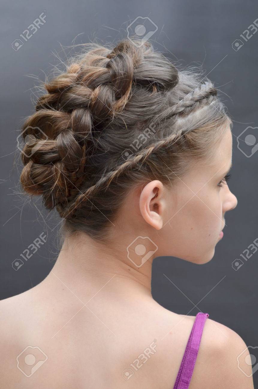 フランスのブレードとヘアスタイル の写真素材 画像素材 Image フランスのブレードとヘアスタイル の写真素材 画像素材 Image
