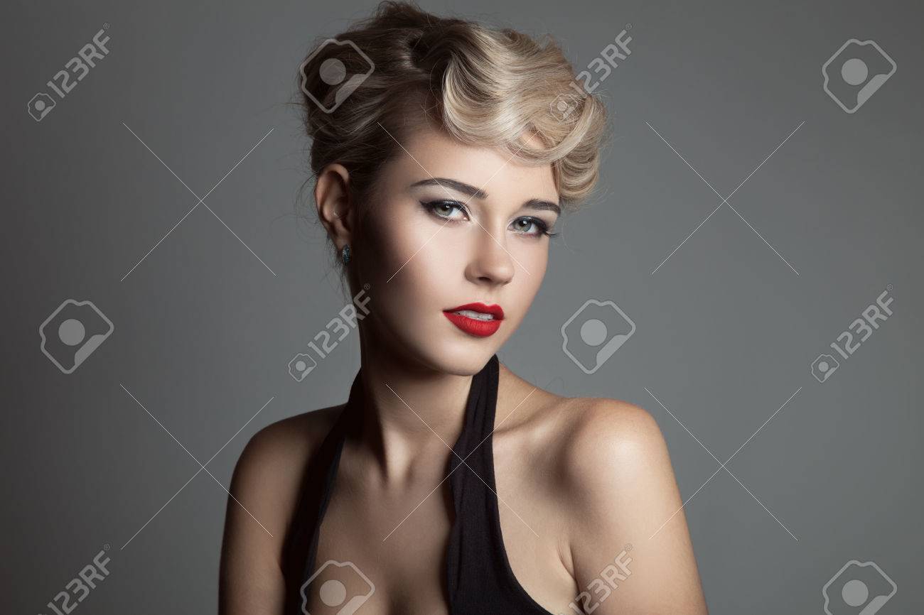 Beautiful Blonde Woman. Retro Fashion Image. - 34745948 Beautiful Blonde Woman. Retro Fashion Image. - 34745948