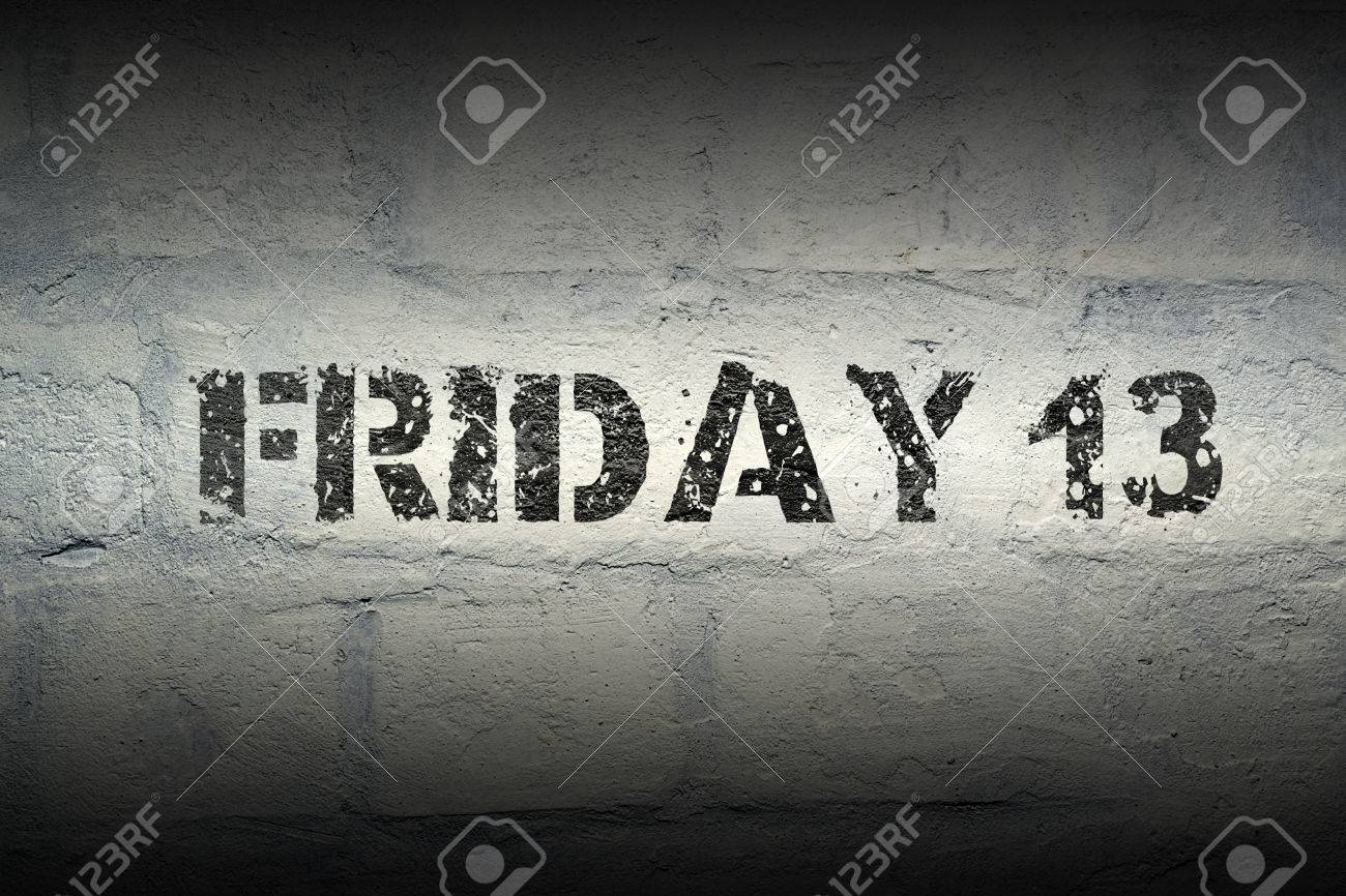 Immagini Stock Venerdi 13 Stampa Stencil Sul Muro Di Mattoni Grunge Bianco Image 67449183