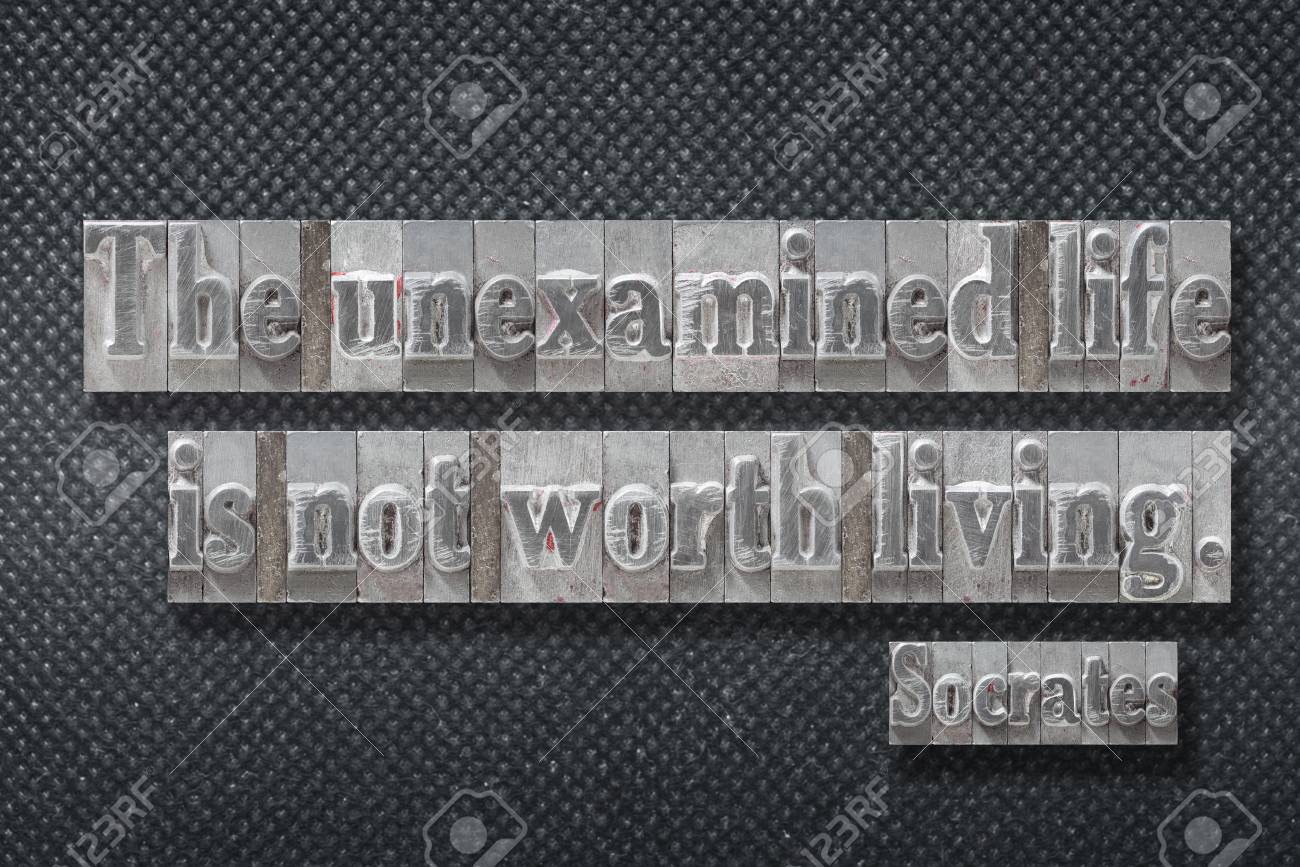 La Vie Non Examinee Ne Vaut Pas La Peine D Etre Vecue Citation Du Philosophe Grec Socrate Antique Faite De Typographie Metallique Sur Fond Sombre Banque D Images Et Photos Libres De Droits La Vie Non Examinee Ne Vaut Pas La Peine D Etre Vecue Citation Du Philosophe Grec Socrate Antique Faite De Typographie Metallique Sur Fond Sombre Banque D Images Et Photos Libres De Droits
