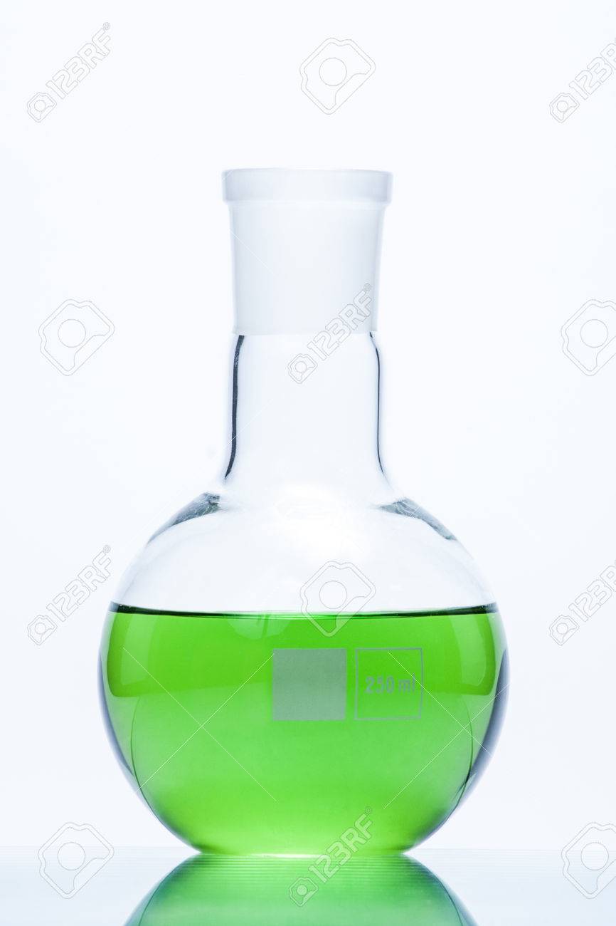 球状の平らな底耐熱フラスコ緑色の液体 の写真素材 画像素材 Image