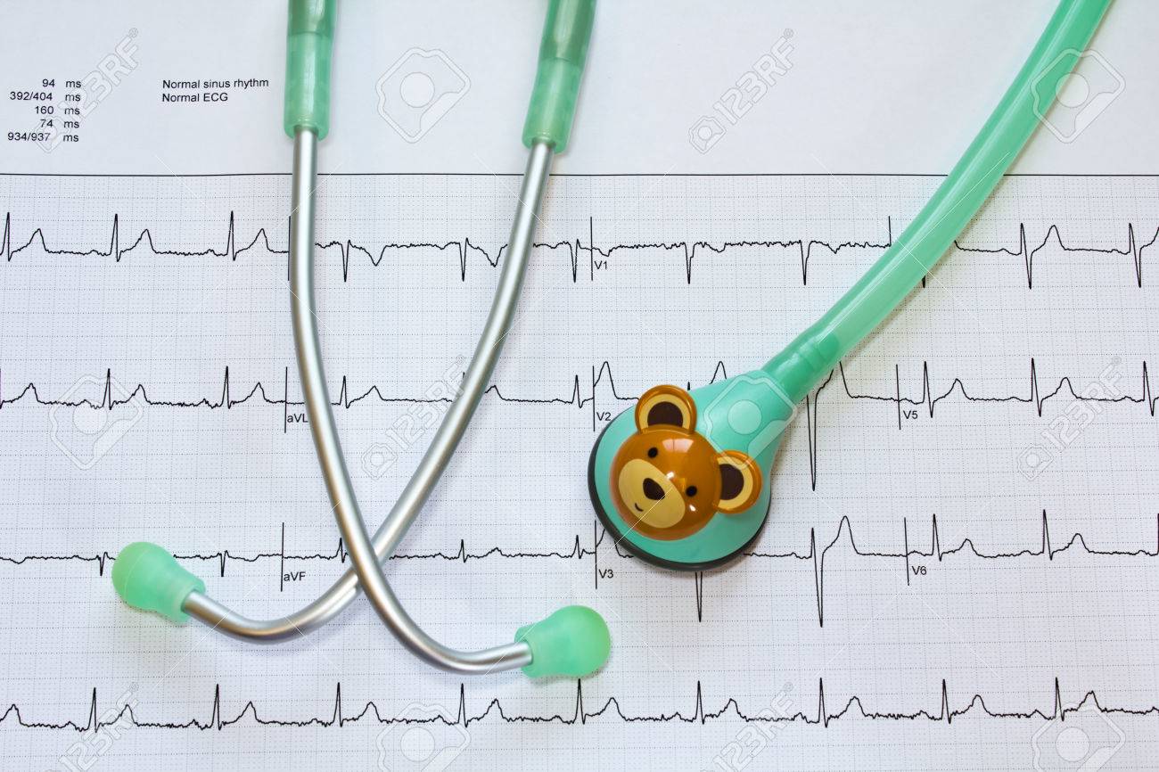 子供と心電図の聴診器 の写真素材 画像素材 Image
