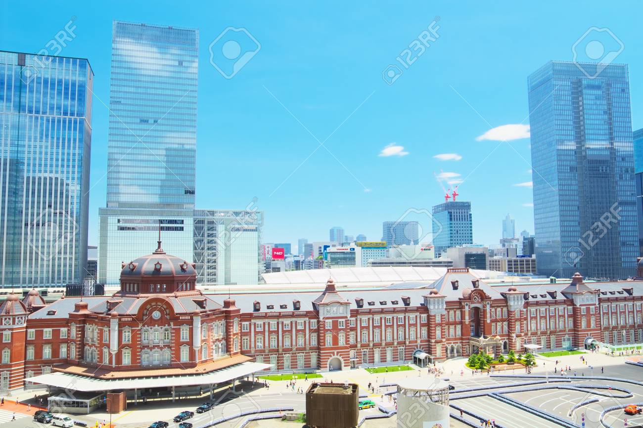 東京 7 月 7 日ビューの東京駅丸の内駅舎 2013 年 7 月 7 日に東京で 2012 年 10 月 建物約 100 年前の姿に復元されました の写真素材 画像素材 Image 29922072
