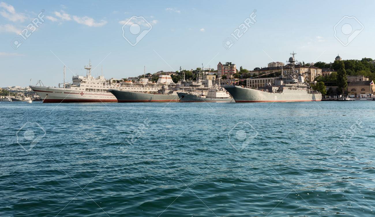 セヴァストポリ ロシア 16 年 6 月 9 日 黒海艦隊艦艇はセヴァストポリ湾の岸壁には の写真素材 画像素材 Image セヴァストポリ ロシア 16 年 6 月 9 日 黒海艦隊艦艇はセヴァストポリ湾の岸壁には の写真素材 画像素材 Image