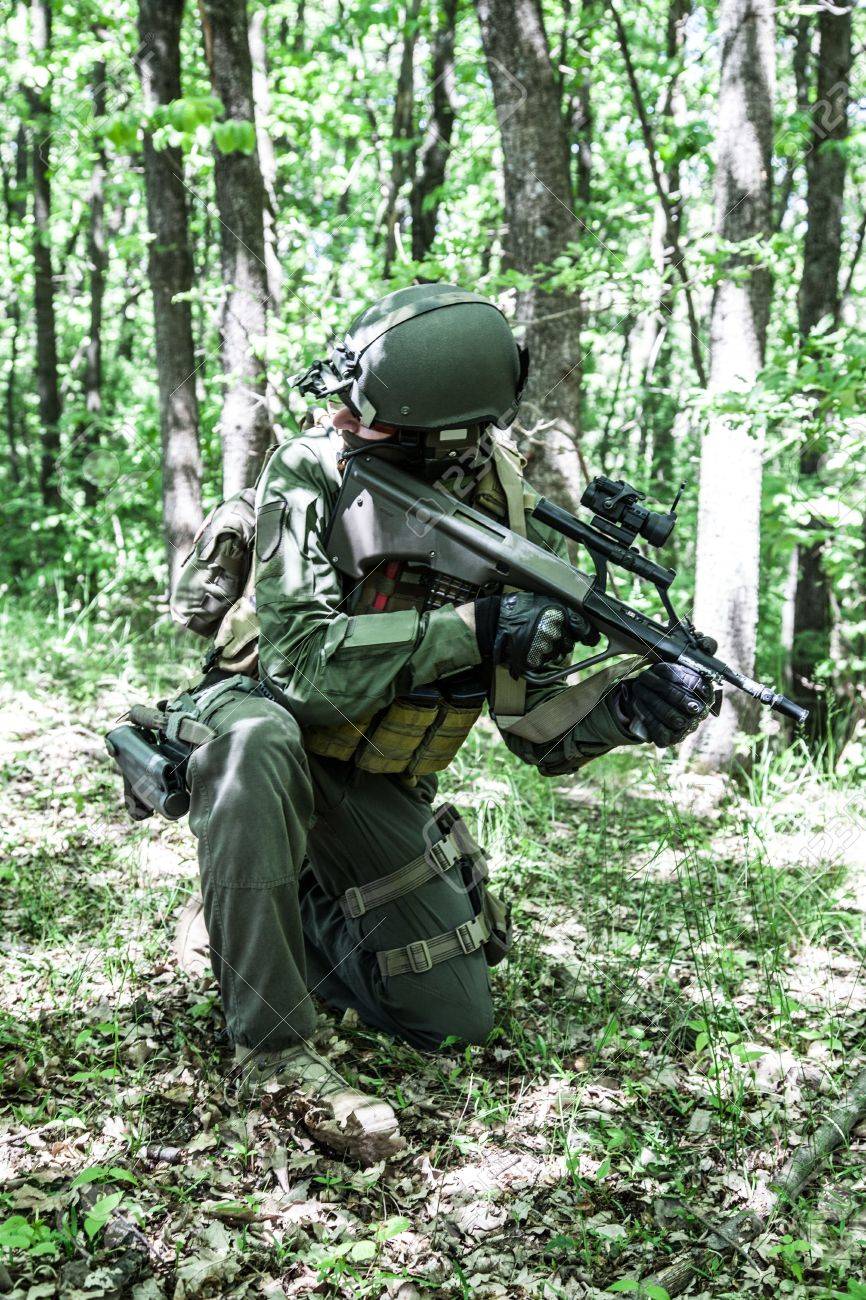 ヤークト コマンド兵士ライフルを装備したオーストリアの特殊部隊 の写真素材 画像素材 Image ヤークト コマンド兵士ライフルを装備したオーストリアの特殊部隊 の写真素材 画像素材 Image
