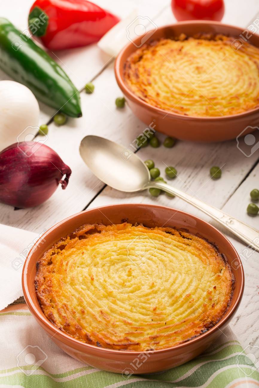 ジャガイモ 肉 野菜と羊飼いのパイ の写真素材 画像素材 Image