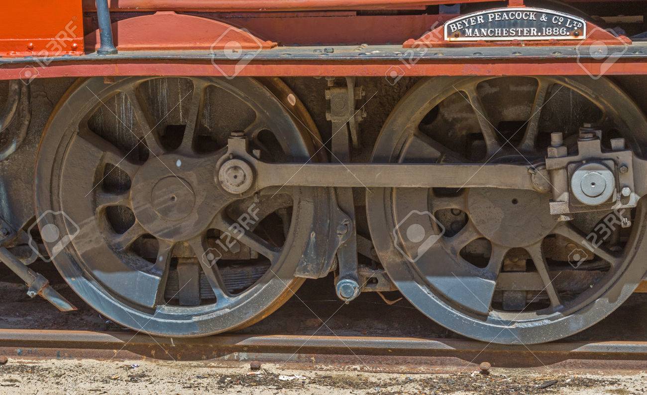パース オーストラリア 16 年 10 月 16 日 マンチェスターのベイヤー孔雀 Co によって 16 年に建てられた赤い蒸気機関車 の車輪の詳細 機関車は パース 西オーストラリアの Bassendean 鉄道博物館で展示されています の写真素材 画像素材 Image