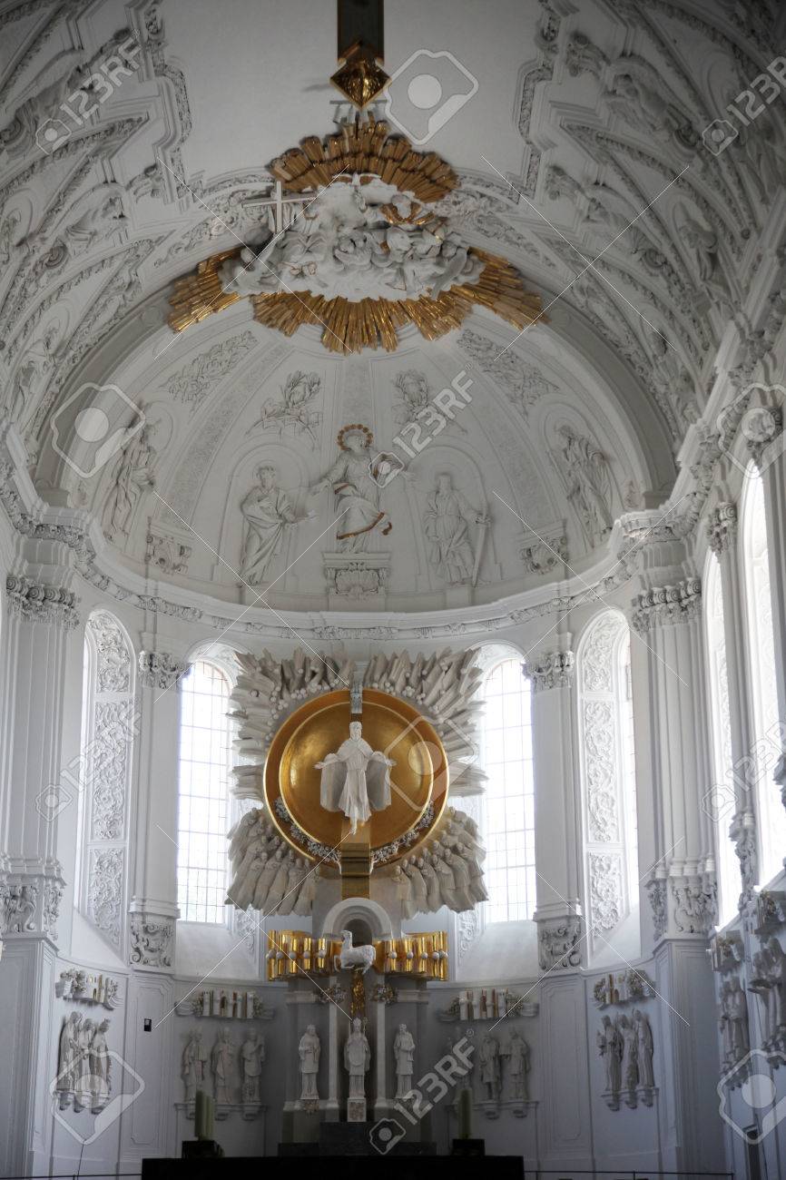 Altaar In De Kathedraal Van De Kathedraal Van Wurzburg Rooms Katholieke Kathedraal In Wurzburg Beieren Duitsland Gewijd Aan Saint Kilian Royalty Vrije Foto Plaatjes Beelden En Stock Fotografie Image 27801420