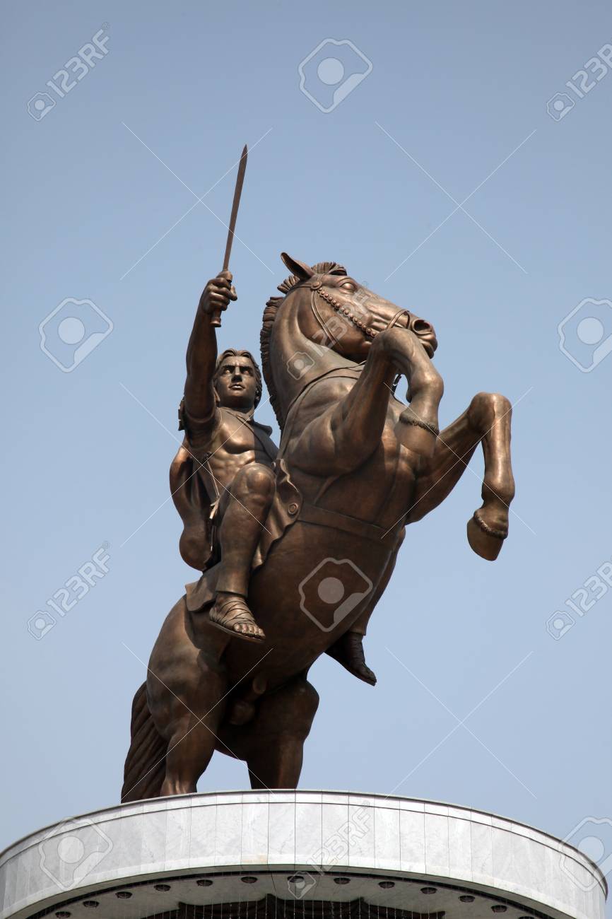 35159004-statue-von-alexander-dem-gro%C3%9Fen-in-der-innenstadt-von-skopje-mazedonien-am-17-mai-2013.jpg