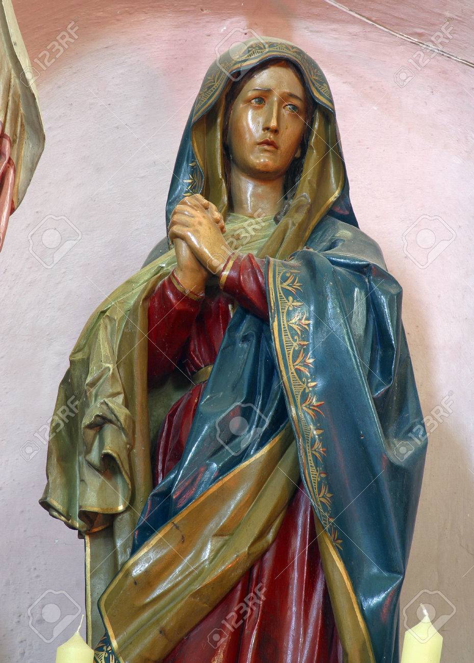 悲しみの聖母の祭壇の教区教会の聖マグダラのマリアで Donja Kupcina クロアチア の写真素材 画像素材 Image