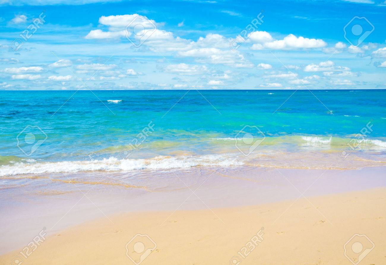 曇り空と海 海夏撮影 の写真素材 画像素材 Image