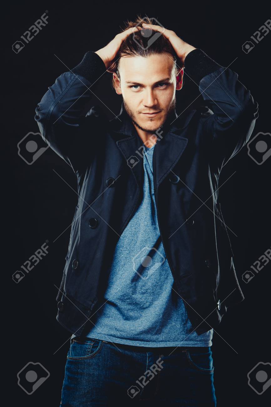 blaues shirt schwarze jacke blaues shirt schwarze jacke