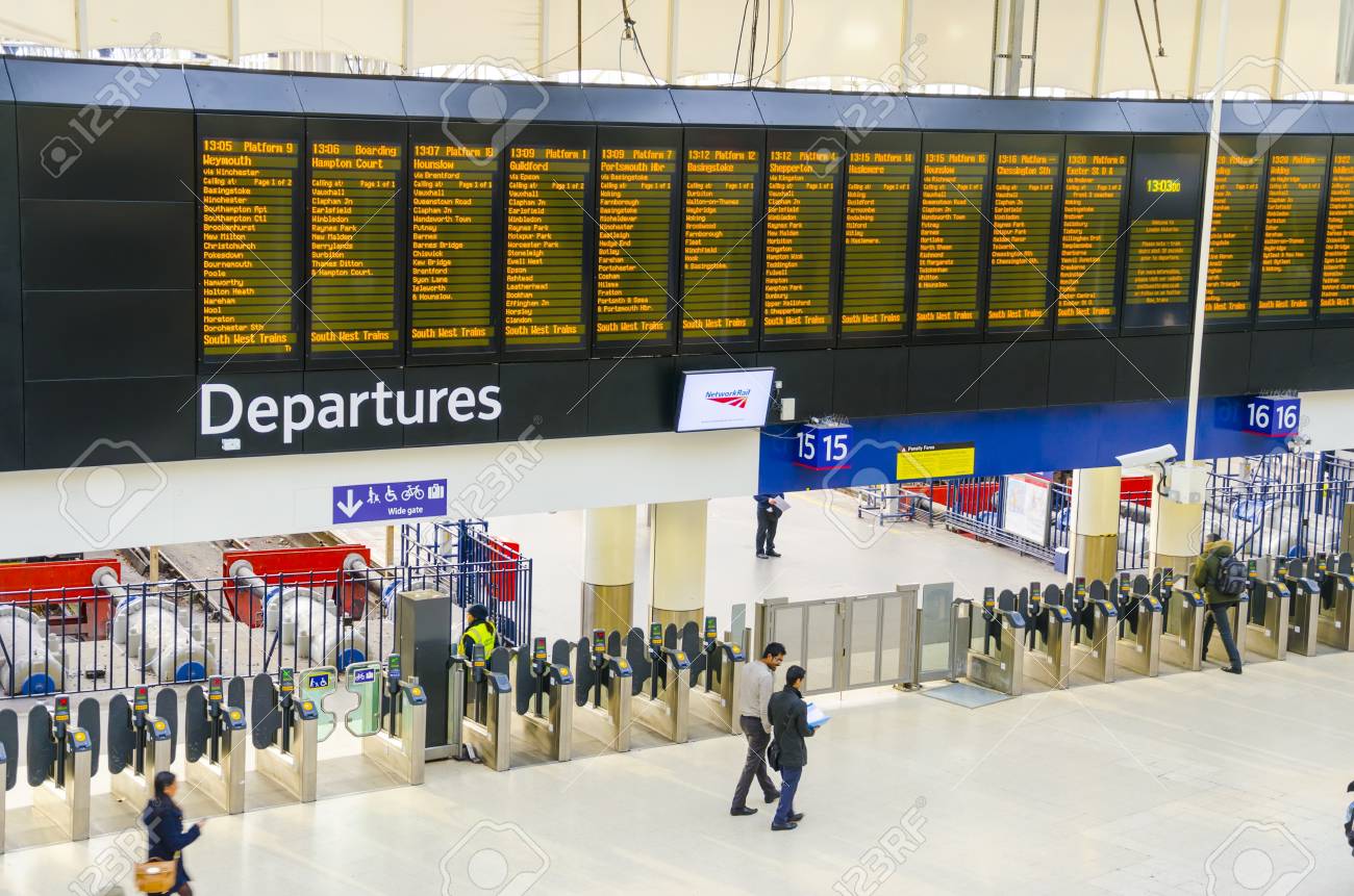 ウォータールー鉄道駅 ロンドン 英国で 出発の時刻表 の写真素材 画像素材 Image ウォータールー鉄道駅 ロンドン 英国で 出発の時刻表 の写真素材 画像素材 Image