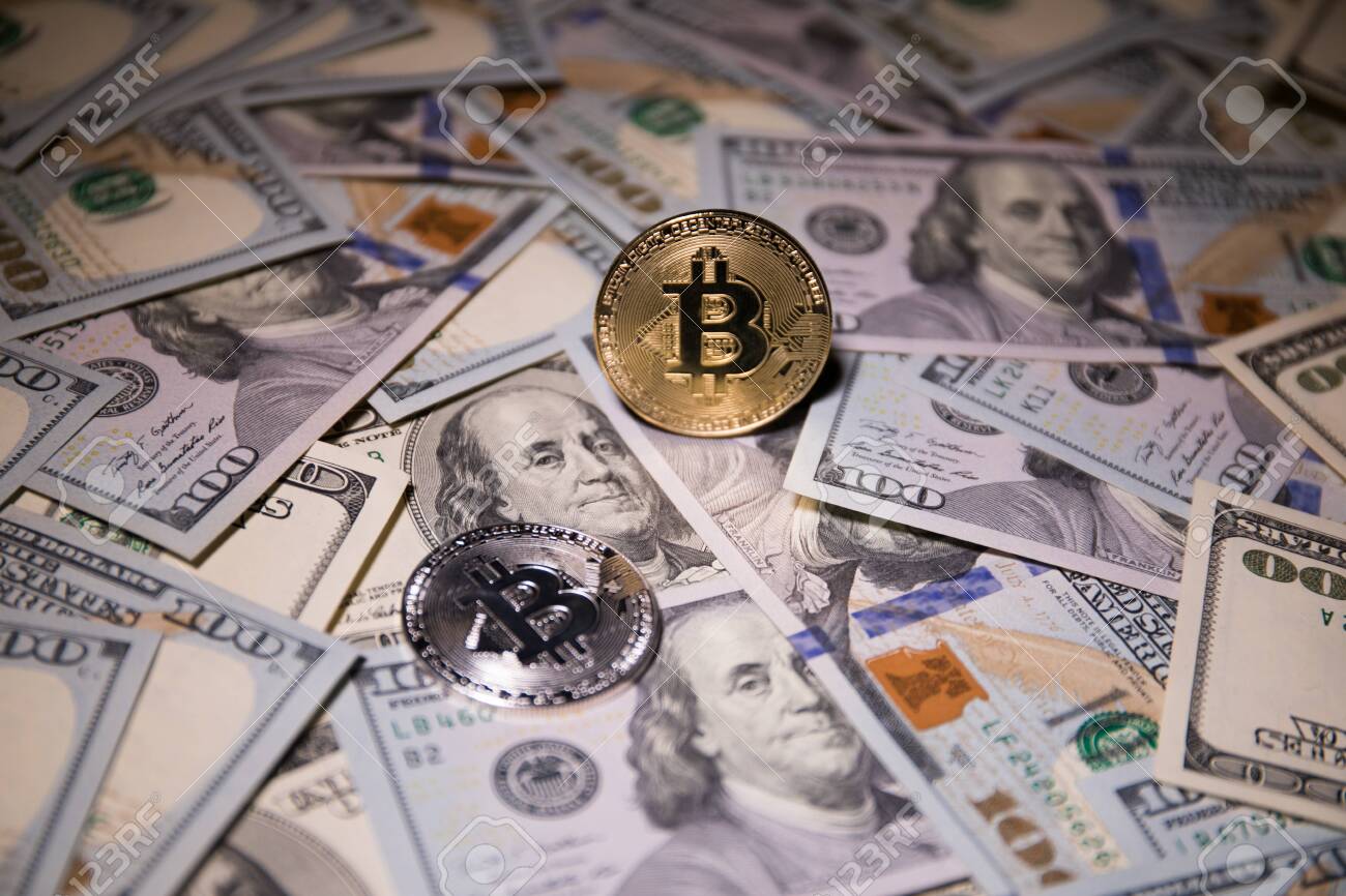 미국 달러에 있는 새로운 비트코인 가상 화폐 동전은 선택적 초점 디지털 화폐와 비트코인 개념을 닫습니다. 로열티 무료 사진, 그림,  이미지 그리고 스톡포토그래피. Image 109371418