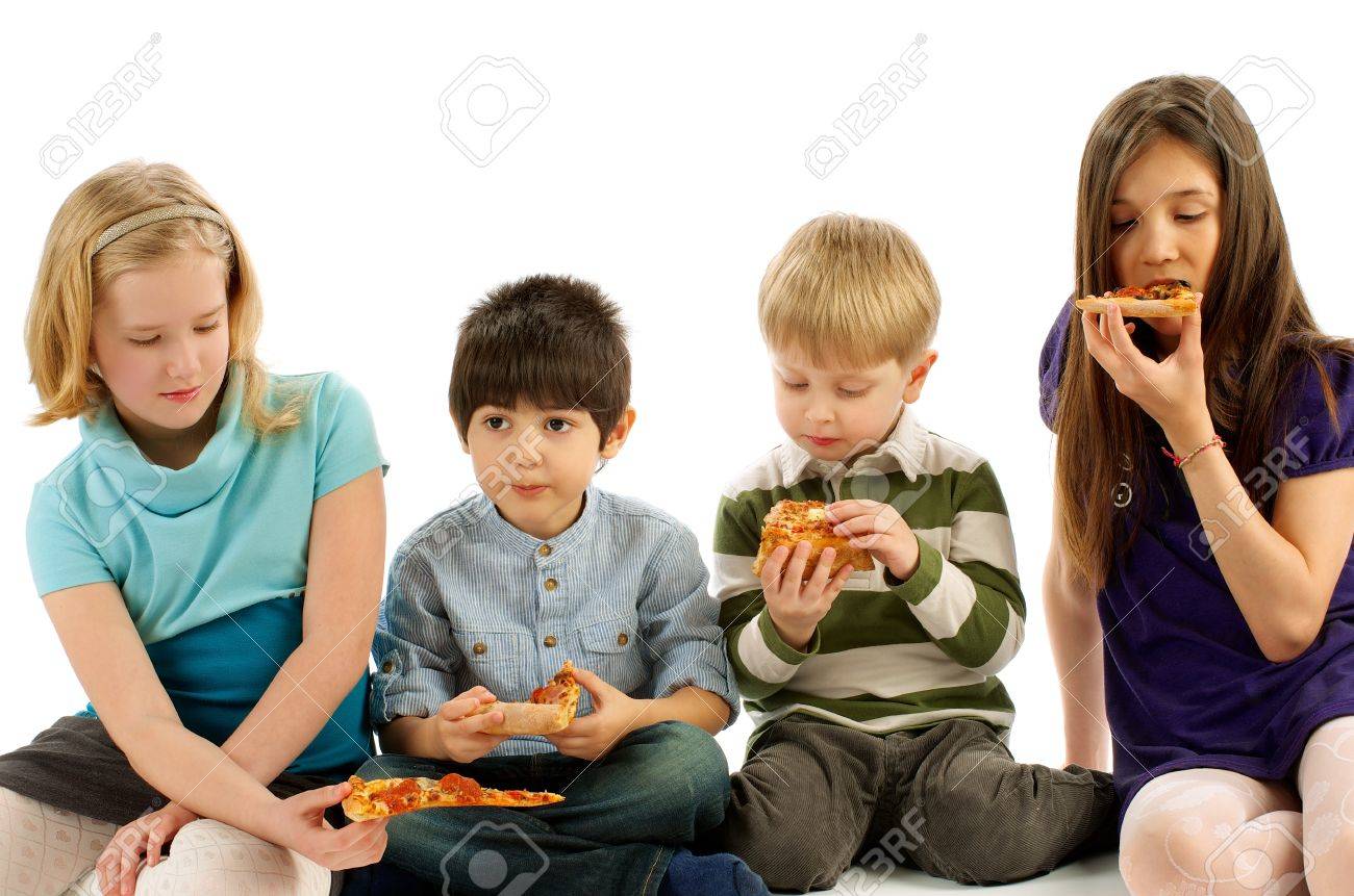 2 つの男の子と女の子食べるピザの 2 つの白い背景で隔離 の写真素材 画像素材 Image 2 つの男の子と女の子食べるピザの 2 つの白い背景で隔離 の写真素材 画像素材 Image