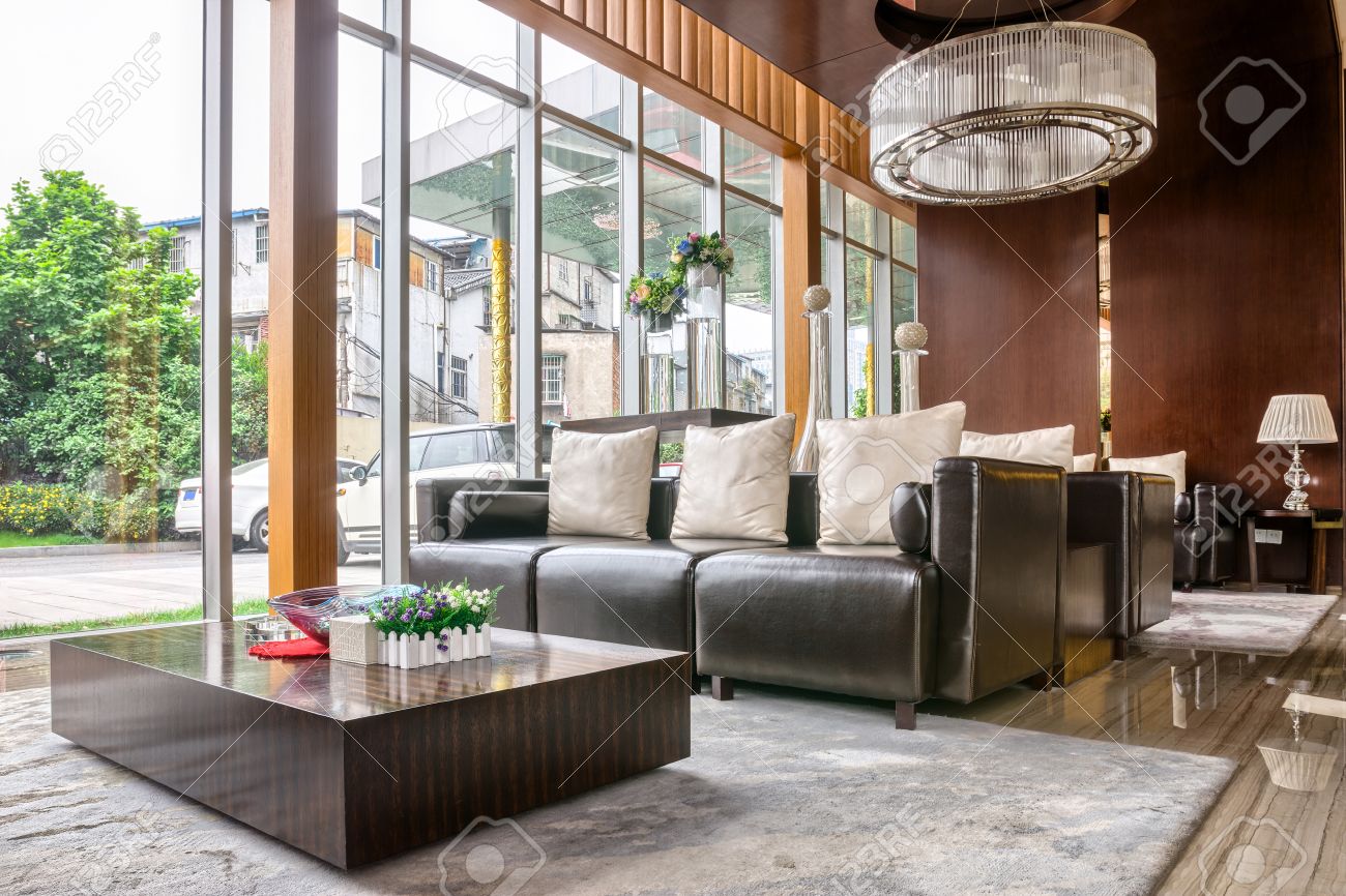 高級ホテルのロビーやモダンなデザイン スタイルのインテリアと家具 の写真素材 画像素材 Image