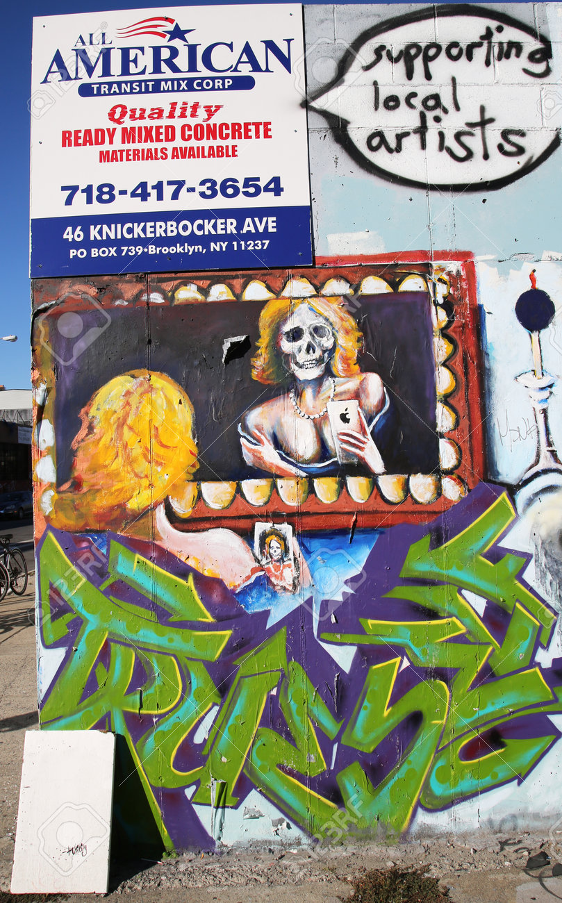 ニューヨーク 15 年 11 月 8 日 ブルックリンの東ウィリアムズバーグで壁画アート ブッシュウィック集団として知られている屋外アート ギャラリーは ブルックリンのストリート アートの最も多様なコレクション の写真素材 画像素材 Image