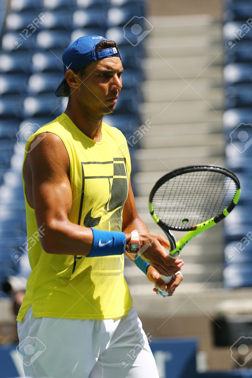 グランド スラムのチャンピオン スペインのラファエルナダルはビリー ビリージーンキングナショナル テニス センター ニューヨークで米国オープン 17 のプラクティス ニューヨーク 17 年 8 月 27 日 15 回 の写真素材 画像素材 Image