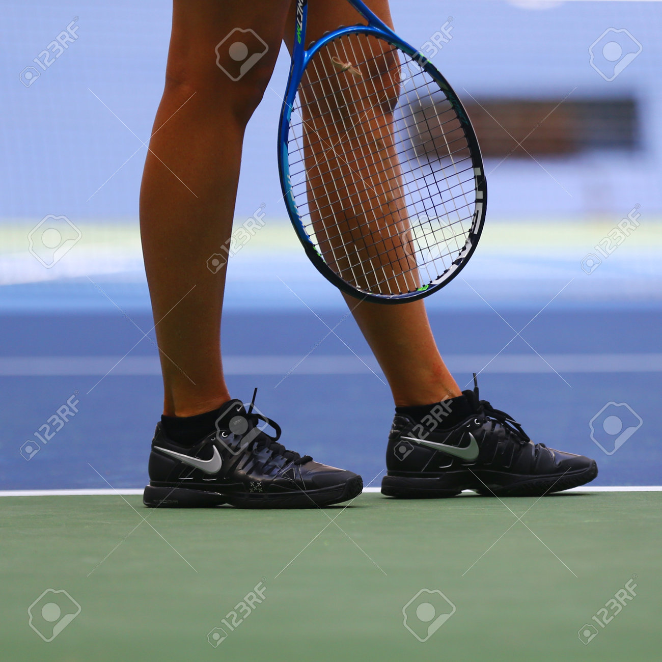 Sinceramente Chicle danés NUEVA YORK - 27 De Agosto, 2017: Cinco Veces Campeón De Grand Slam Maria Sharapova De La Federación Rusa Viste Zapatillas De Nike Personalizadas Durante La Práctica Del US Open 2017 En Sinceramente Chicle danés NUEVA YORK - 27 De Agosto, 2017: Cinco Veces Campeón De Grand Slam Maria Sharapova De La Federación Rusa Viste Zapatillas De Nike Personalizadas Durante La Práctica Del US Open 2017 En