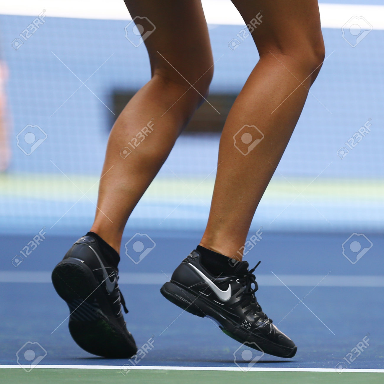 Sinceramente Chicle danés NUEVA YORK - 27 De Agosto, 2017: Cinco Veces Campeón De Grand Slam Maria Sharapova De La Federación Rusa Viste Zapatillas De Nike Personalizadas Durante La Práctica Del US Open 2017 En Sinceramente Chicle danés NUEVA YORK - 27 De Agosto, 2017: Cinco Veces Campeón De Grand Slam Maria Sharapova De La Federación Rusa Viste Zapatillas De Nike Personalizadas Durante La Práctica Del US Open 2017 En