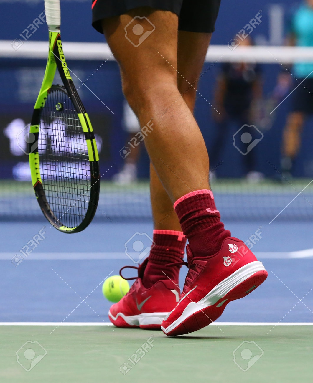 nike tennis racquet