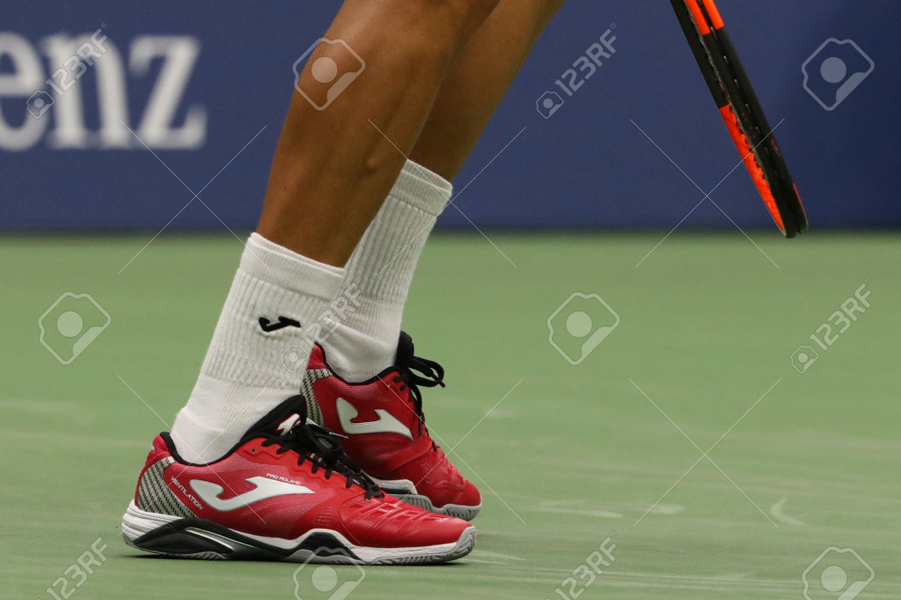 professional tennis shoes