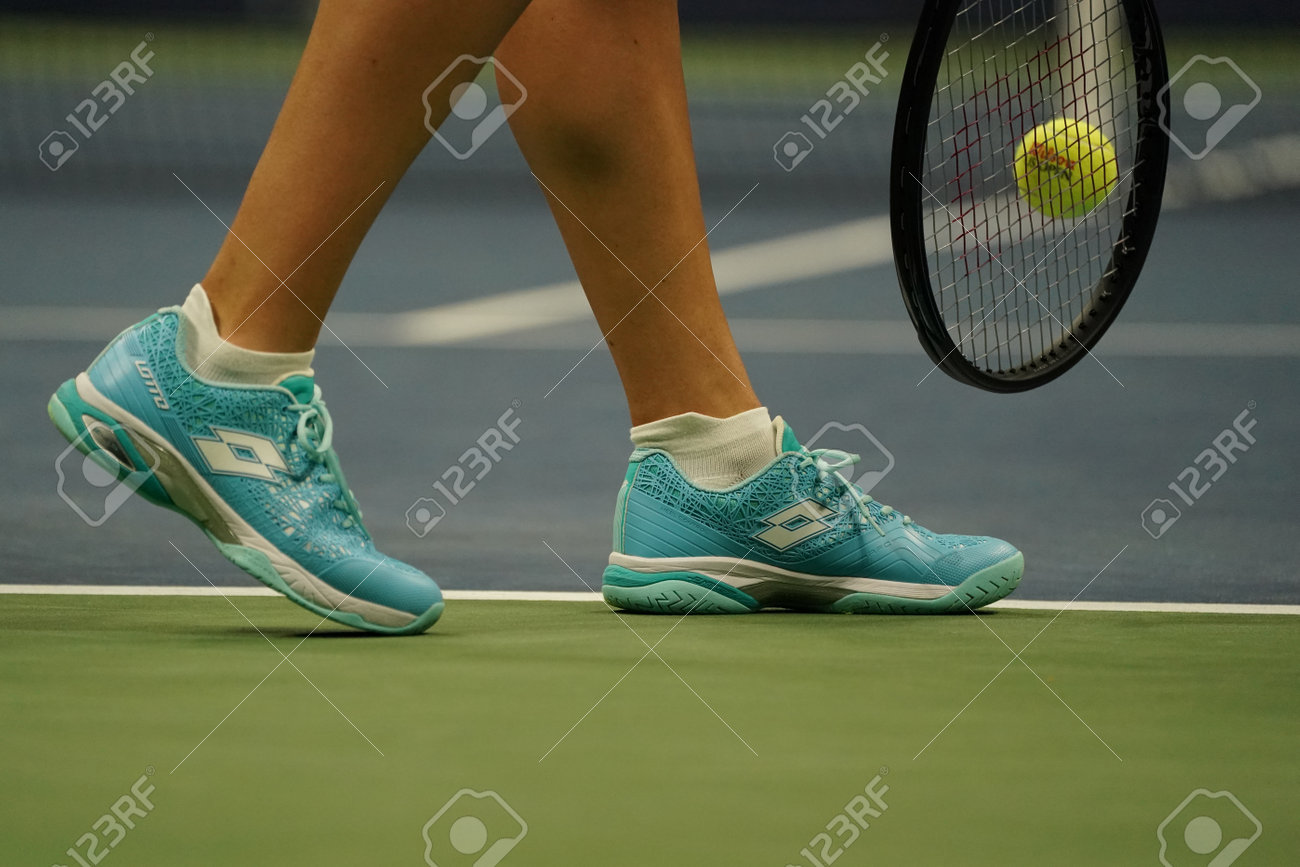 professional tennis shoes