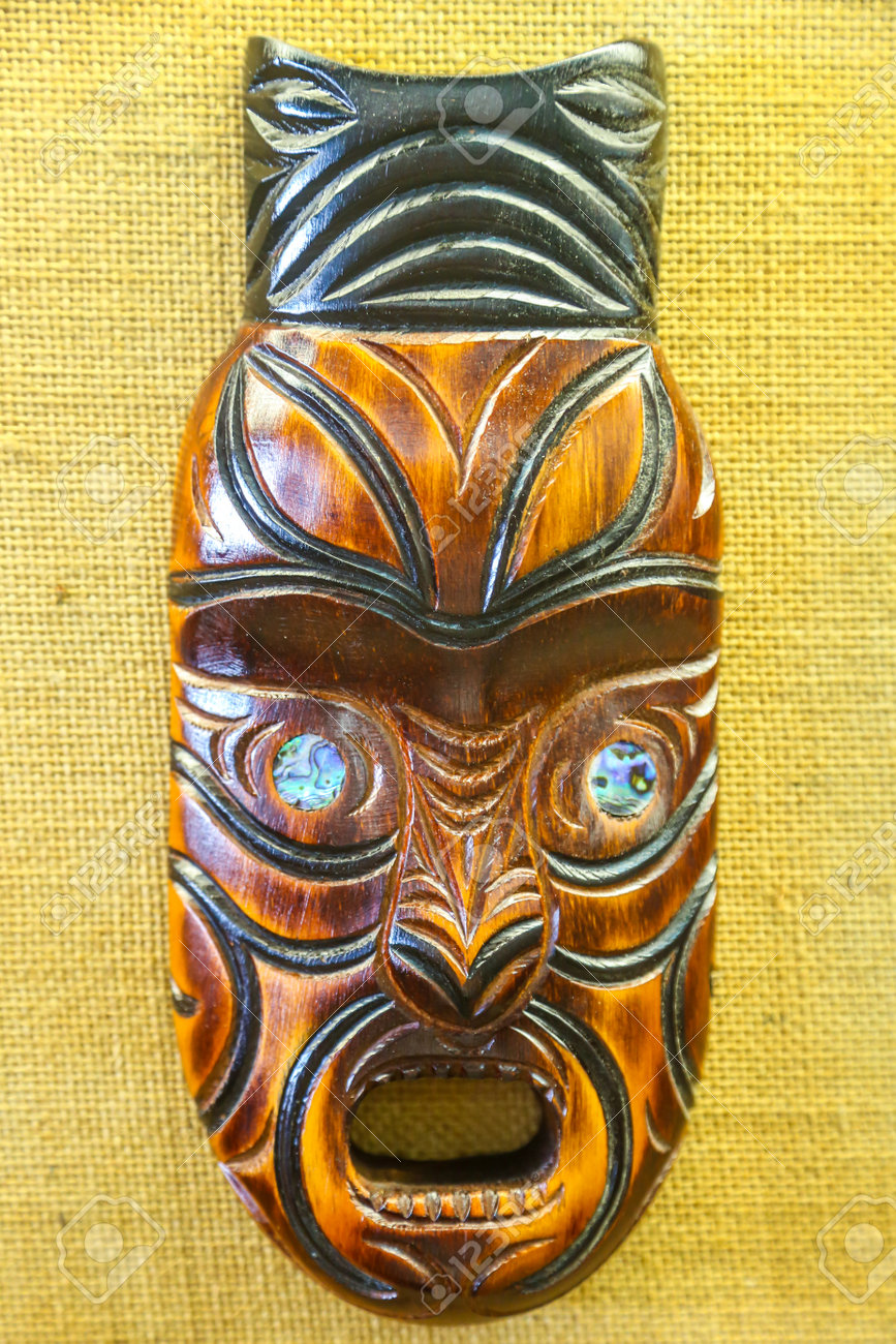 手彫り マオリ族 お面 ニュージーランドの工芸品 【公式通販】