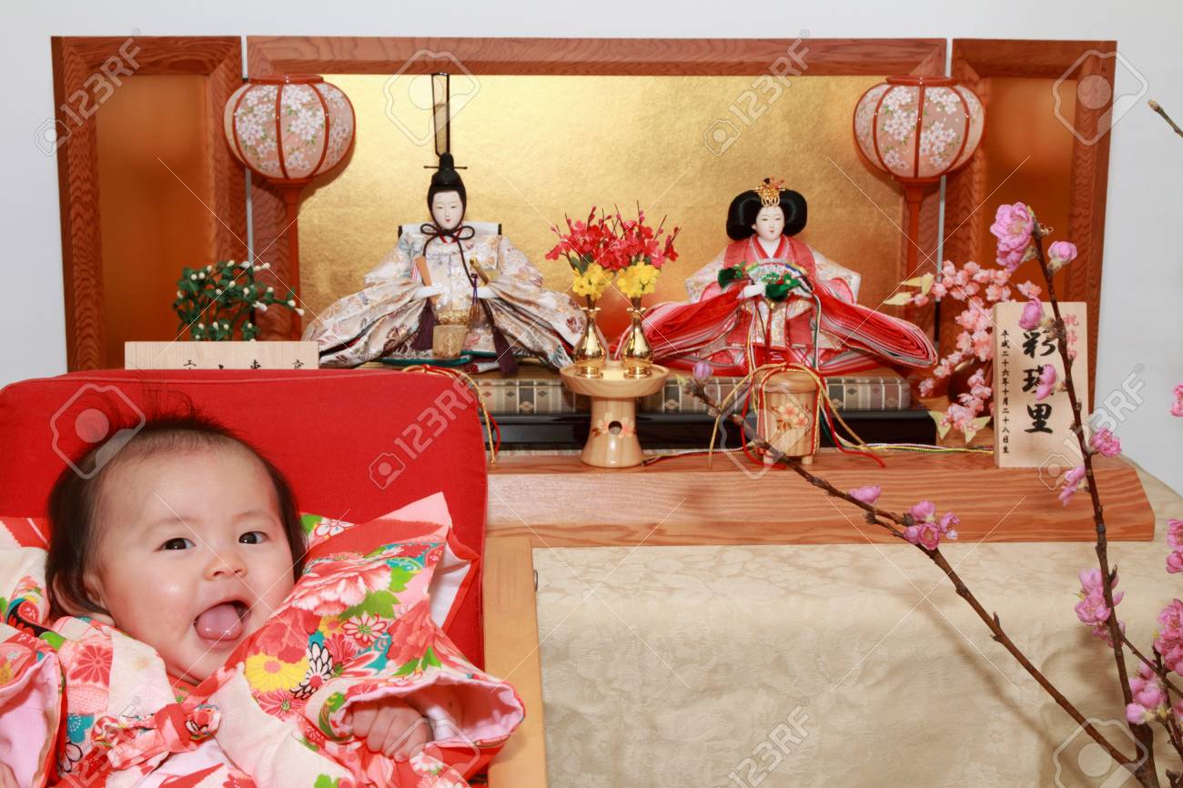 女の赤ちゃん 0 歳日本語 とひな祭り の写真素材 画像素材 Image