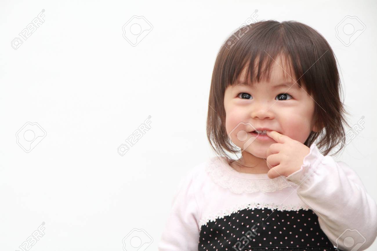 1 歳 笑顔の日本人の赤ちゃん女の子 の写真素材 画像素材 Image