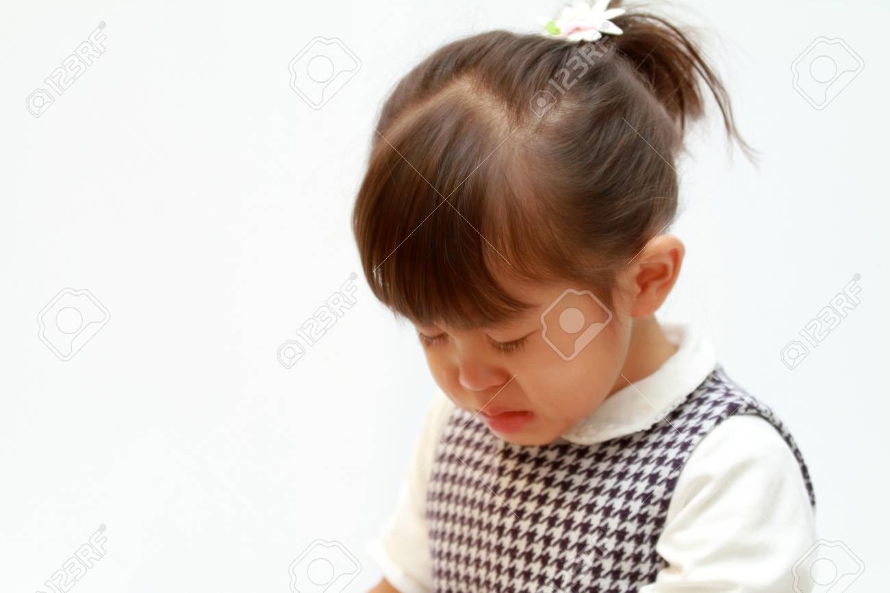 泣く日本の女の子 3歳 の写真素材 画像素材 Image 92508203
