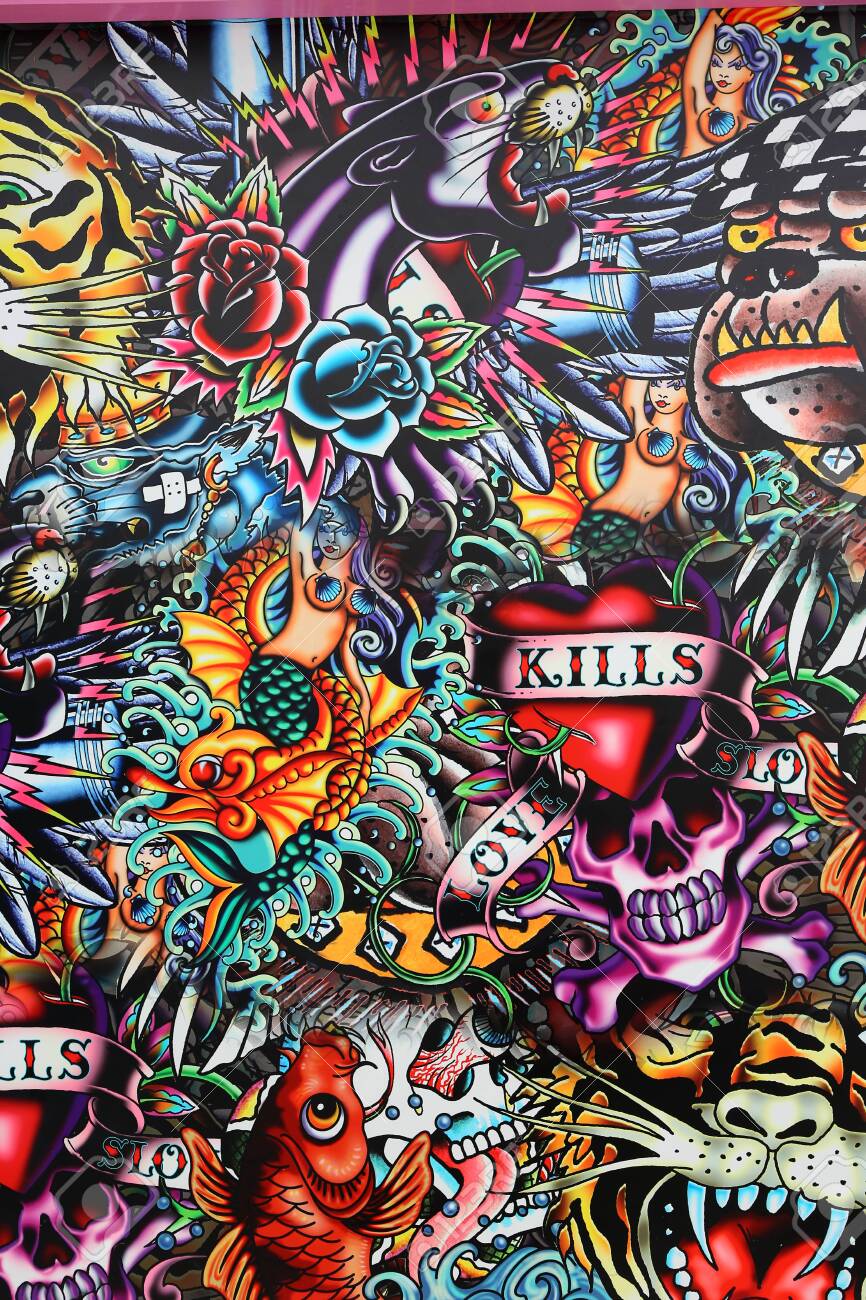 オールドスクールタトゥーの背景の写真素材・画像素材 Image 128520671