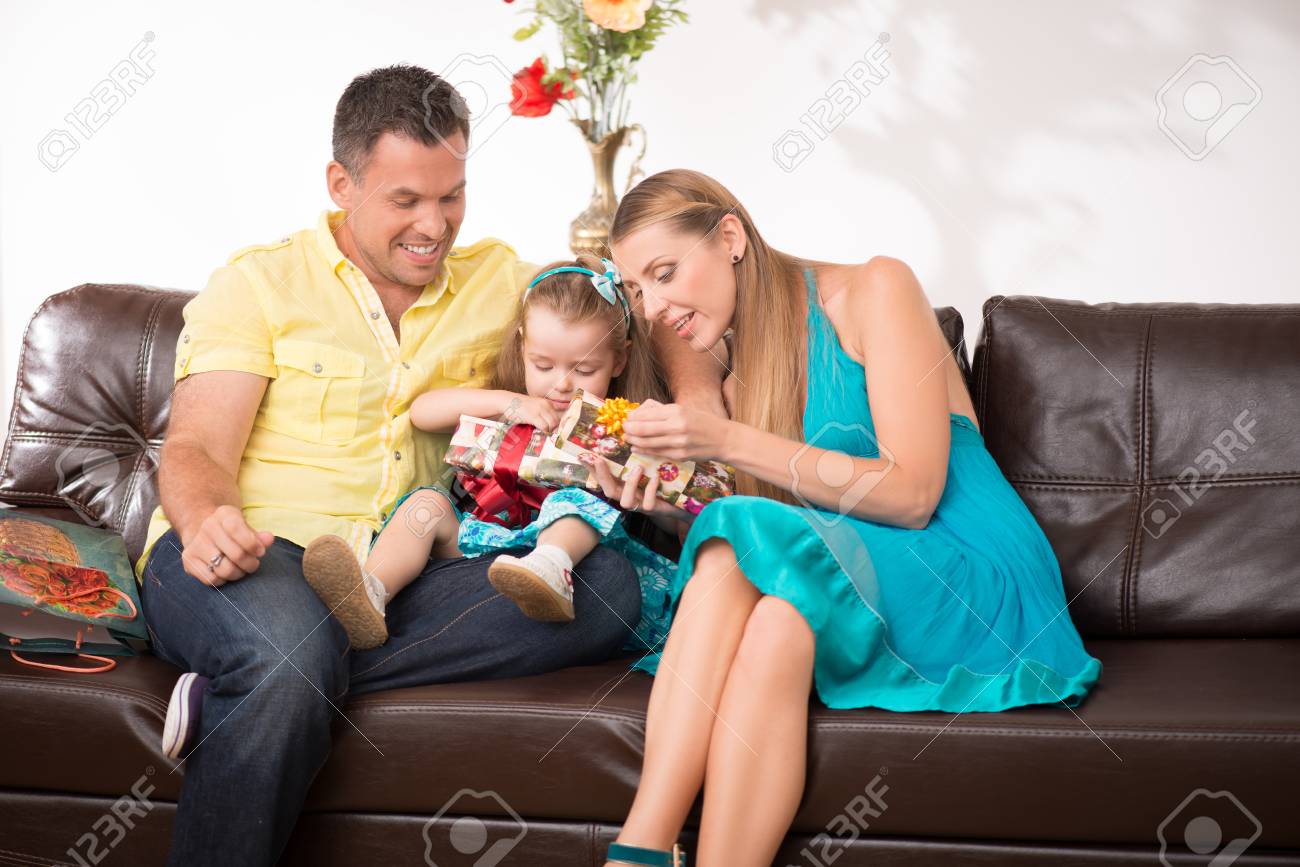 Mom Show Daughter