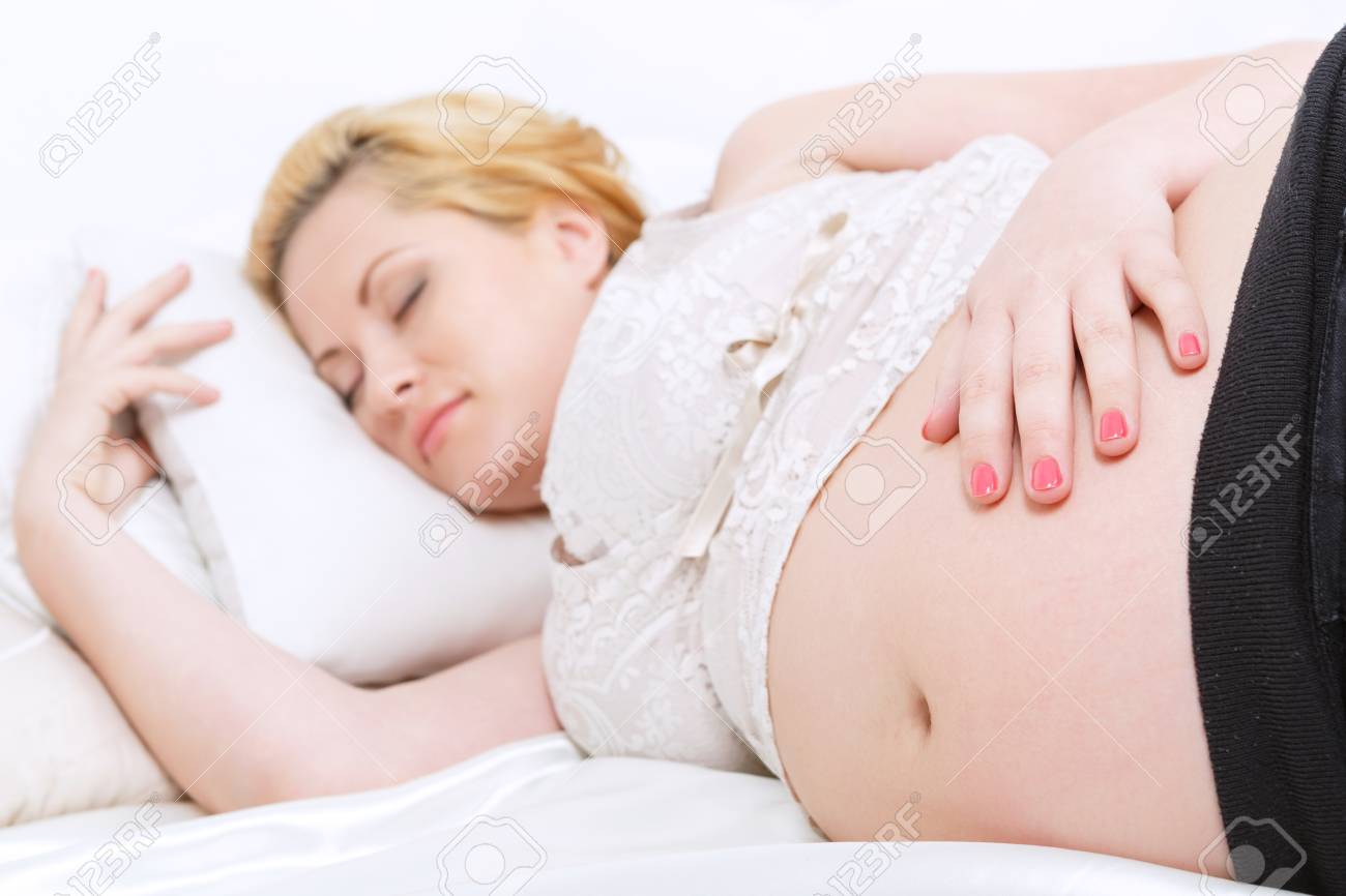 Why dream of touching the belly of a pregnant girl and at the same time feel like pushing a child Why dream of touching the belly of a pregnant girl and at the same time feel like pushing a child